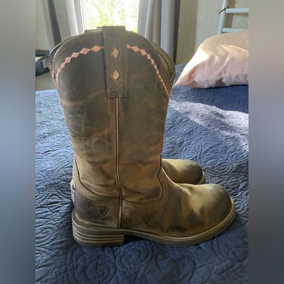 Ariat leather boots, women’s 9 - Picture 2 of 6